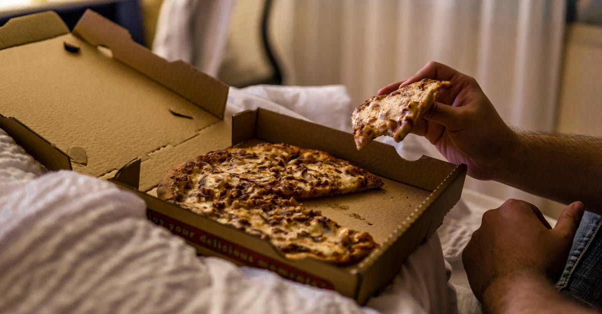 Late Night Snacking Hurts Gut Health