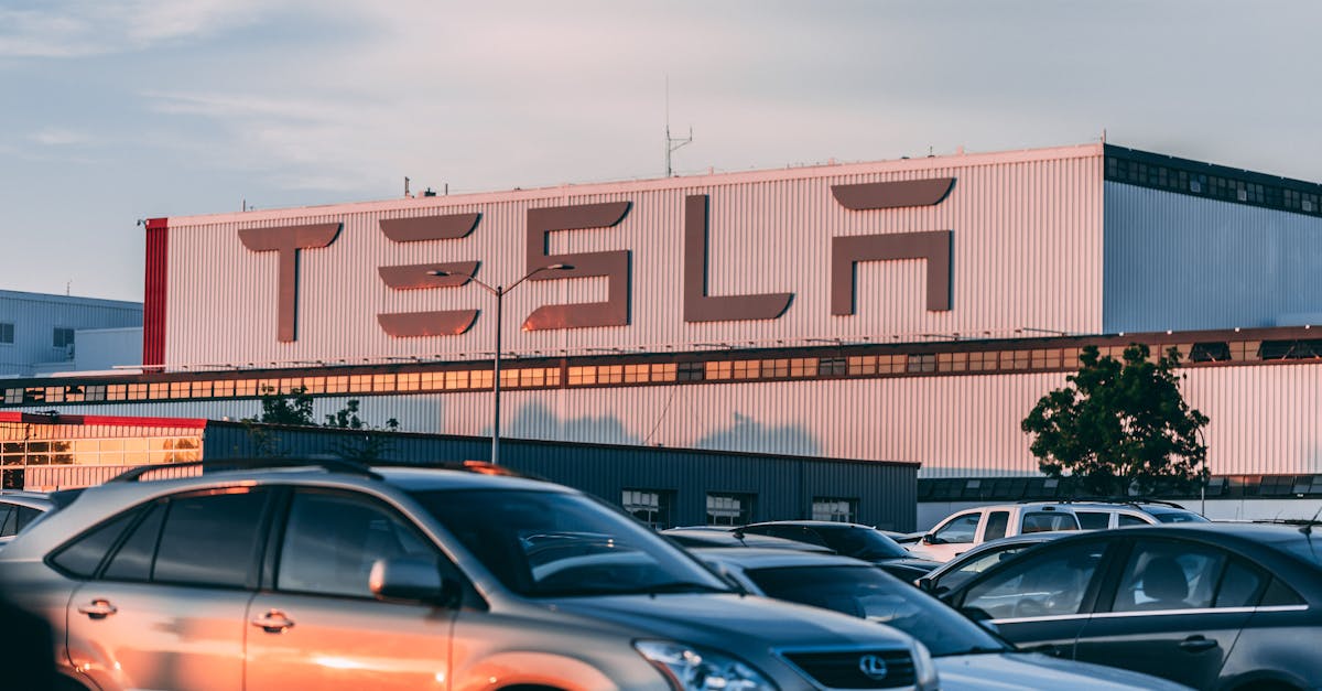 Musk's Tesla Share Registration Sparks Market Concern