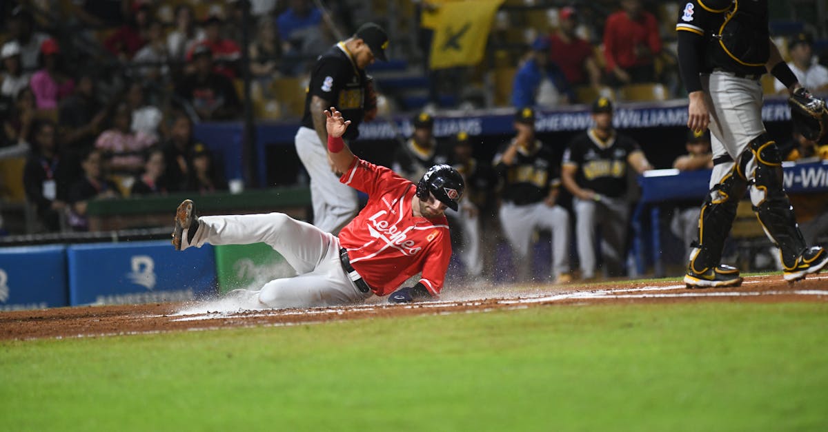 Marlins Suffer Blow With Pete Fairbanks Injury
