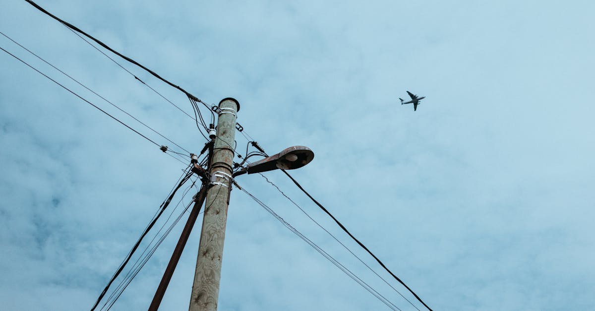 Plane Hits Pole on Approach to Newark Airport